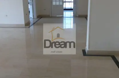 مكتب عمل جماعي - استوديو - 5 حمامات للايجار في شارع لبنان - المهندسين - الجيزة