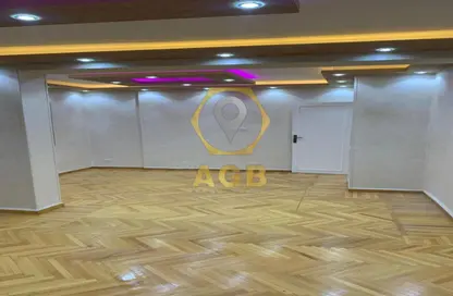شقة - 2 غرف نوم - 1 حمام للبيع في شارع عمارات رابعه - ارض الجولف - مصر الجديدة - القاهرة