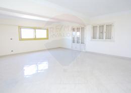 Apartment - 3 bedrooms for للايجار in Saad Zaghloul St. - Raml Station - Hay Wasat - Alexandria