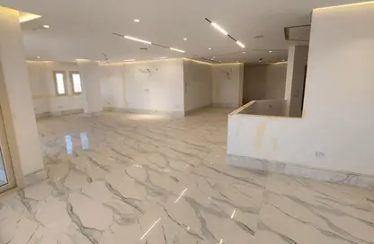Office Space - Studio - 4 Bathrooms for rent in Heliopolis - Masr El Gedida - Cairo