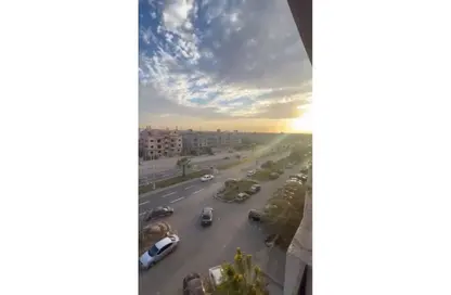 شقة - 3 غرف نوم - 2 حمامات للايجار في المستثمر الصغير - الحي العاشر - الشيخ زايد - الجيزة