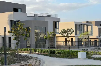 Villa - 6 Bedrooms - 6 Bathrooms for sale in Sodic West - Sheikh Zayed Compounds - Sheikh Zayed City - Giza
