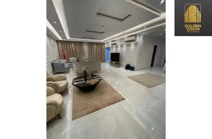 فيلا - 4 غرف نوم - 4 حمامات للايجار في پريڤادو - مدينتي - القاهرة