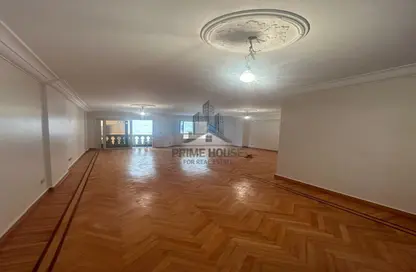 Apartment - 3 Bedrooms - 3 Bathrooms for sale in Kamal Eldin Salah St. - Smouha - Hay Sharq - Alexandria Apartment - 3 Bedrooms - 3 Bathrooms for sale in Kamal Eldin Salah St. - Smouha - Hay Sharq - Alexandria