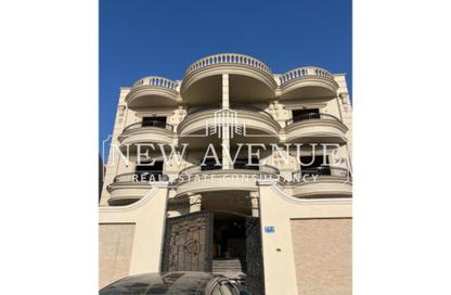 Apartment - 4 Bedrooms - 5 Bathrooms for sale in 2nd Neighborhood - 2nd District West - Shorouk City - Cairo
