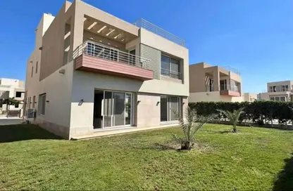Villa - 6 Bedrooms - 6 Bathrooms for sale in New Giza - Cairo Alexandria Desert Road - 6 October City - Giza