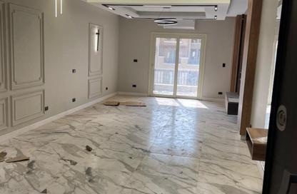Apartment - 3 Bedrooms - 2 Bathrooms for sale in Maadi View - El Shorouk Compounds - Shorouk City - Cairo