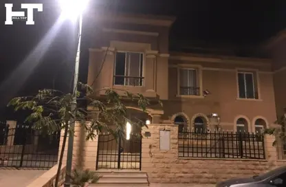 Twin House - 4 Bedrooms - 4 Bathrooms for sale in Royal Meadows - Sheikh Zayed Compounds - Sheikh Zayed City - Giza