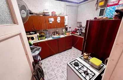 شقة - 3 غرف نوم - 2 حمامات للبيع في شارع مصطفي كامل الرفاعي - جناكليس - حي شرق - الاسكندرية