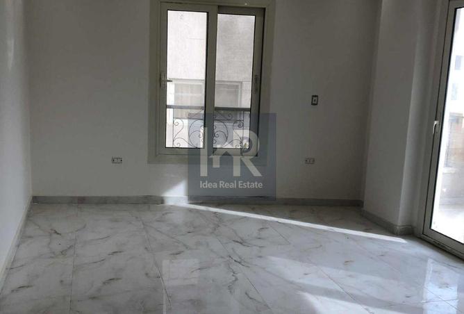 8406055 - Property Image 3