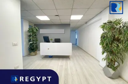 Office Space - Studio - 4 Bathrooms for rent in Zahraa Al Maadi St. - Degla - Hay El Maadi - Cairo
