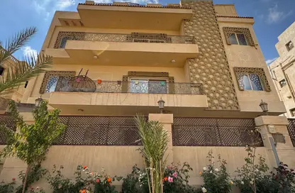 فيلا - 8 غرف نوم - 8 حمامات للبيع في السياحية الاولى - التوسعات الشمالية - مدينة 6 أكتوبر - الجيزة