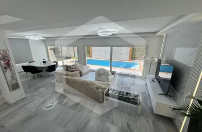 فيلا - 3 غرف نوم - 5 حمامات للايجار في رويال سيتي - كمبوندات الشيخ زايد - الشيخ زايد - الجيزة