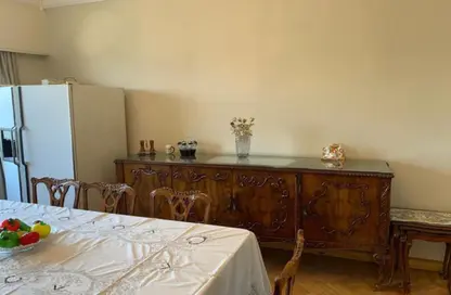 شقة - 3 غرف نوم - 2 حمامات للايجار في شارع النيل - الدقي - الجيزة