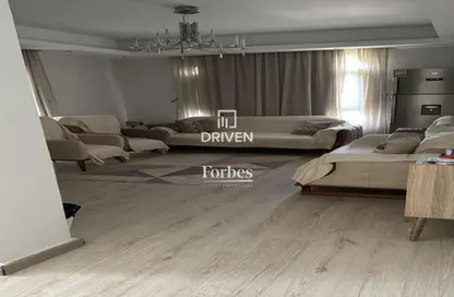 Villa - 4 Bedrooms - 4 Bathrooms for sale in Greens - 6th District - Sheikh Zayed City - Giza