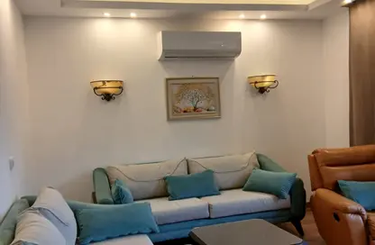 Apartment - 4 Bedrooms - 3 Bathrooms for rent in Stone Residence - 5th Settlement Compounds - The 5th Settlement - New Cairo City - Cairo