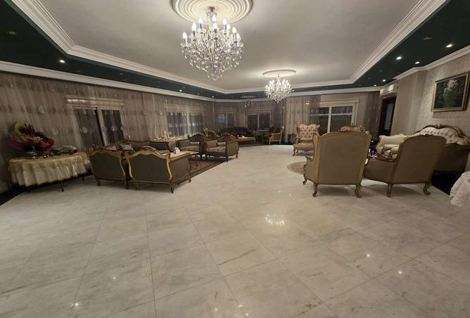 8325370 - Property Image 2