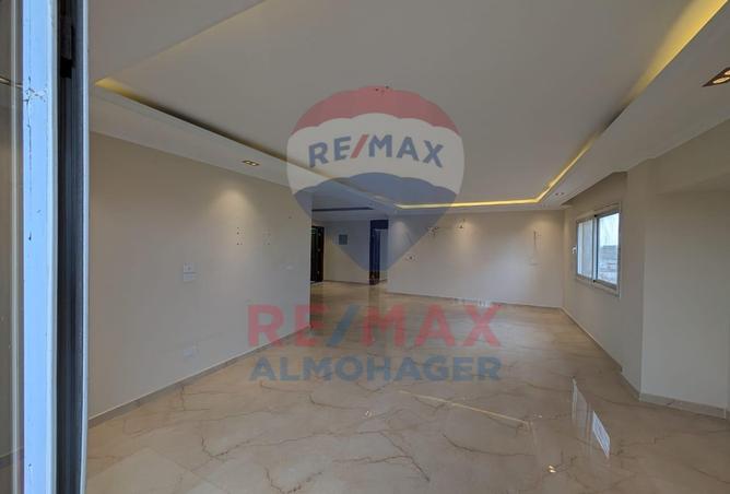 8230716 - Property Image 3