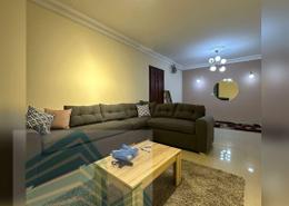 شقة - 4 غرف نوم - 2 حمامات for للايجار in شارع إسماعيل الفنجرى - كامب شيزار - حي وسط - الاسكندرية