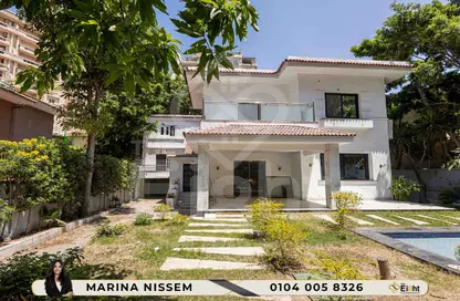 Villa - 7+ Bedrooms - 4 Bathrooms for sale in Mohamed Fawzy Moaz St. - Smouha - Hay Sharq - Alexandria