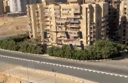 Apartment - 3 Bedrooms - 2 Bathrooms for sale in Zahraa Al Maadi St. - Degla - Hay El Maadi - Cairo