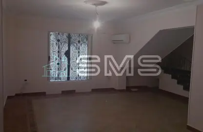 Duplex - 3 Bedrooms - 2 Bathrooms for rent in Al Shouyfat St. - District 1 - The 5th Settlement - New Cairo City - Cairo