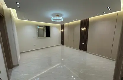 شقة - 3 غرف نوم - 3 حمامات للبيع في شارع المساحه - الدقي - الجيزة