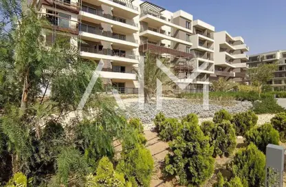 شقة - 3 غرف نوم - 3 حمامات للبيع في كمبوند البروج - كمبوندات الشروق - مدينة الشروق - القاهرة