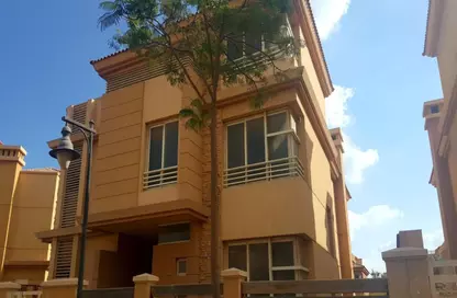 Villa - 4 Bedrooms - 5 Bathrooms for sale in Jeera - 13th District - Sheikh Zayed City - Giza