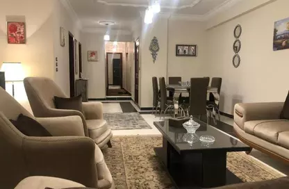 شقة - 3 غرف نوم - 2 حمامات للايجار في المستثمر الصغير - الحي العاشر - الشيخ زايد - الجيزة