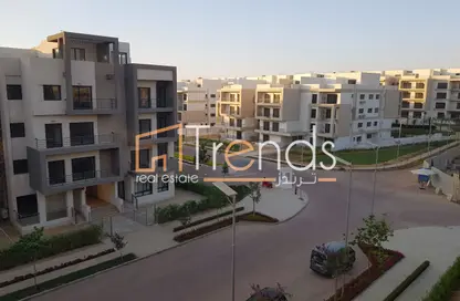 (بنتهاوس  (روف - 4 غرف نوم - 4 حمامات للبيع في مون ريزيدنس - فيفث سكوير - التجمع الخامس - مدينة القاهرة الجديدة - القاهرة
