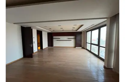 Office Space - Studio - 4 Bathrooms for rent in 26th of July Corridor - Sheikh Zayed City - Giza
