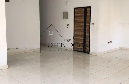 Apartment - 3 Bedrooms - 2 Bathrooms for rent in Al Gezira St. - South Investors Area - New Cairo City - Cairo