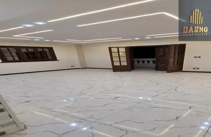 شقة - 3 غرف نوم - 2 حمامات للبيع في شارع السعدني - الحي الثاني - مدينة 6 أكتوبر - الجيزة