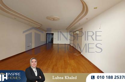 شقة - 4 غرف نوم - 3 حمامات للايجار في سموحة - حي شرق - الاسكندرية