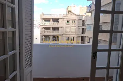 شقة - 2 غرف نوم - 1 حمام للايجار في شارع احمد شوقي - رشدي - حي شرق - الاسكندرية