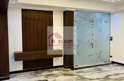عيادة - استوديو - 3 حمامات للبيع في شارع سليمان اباظه - المهندسين - الجيزة
