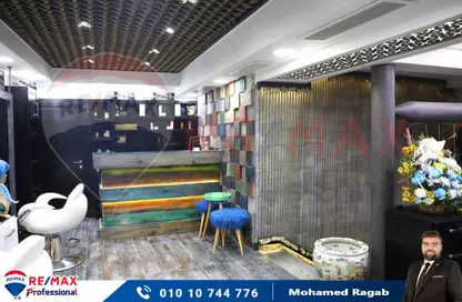 محل تجاري - استوديو - 2 حمامات للايجار في شارع خالد بن الوليد - سيدي بشر - حي اول المنتزة - الاسكندرية