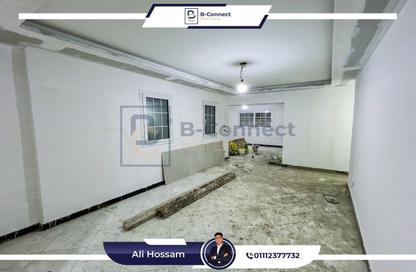 Apartment - 2 Bedrooms - 2 Bathrooms for sale in Victor Ammanuel Square - Smouha - Hay Sharq - Alexandria