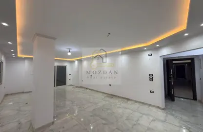 Apartment - 3 Bedrooms - 3 Bathrooms for sale in 10th Sector - Zahraa El Maadi - Hay El Maadi - Cairo