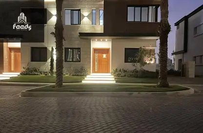 Townhouse - 5 Bedrooms - 5 Bathrooms for sale in Azzar - 5th Settlement Compounds - The 5th Settlement - New Cairo City - Cairo