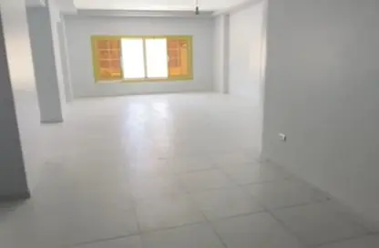 Apartment - 3 Bedrooms - 2 Bathrooms for rent in North Lotus - El Lotus - New Cairo City - Cairo