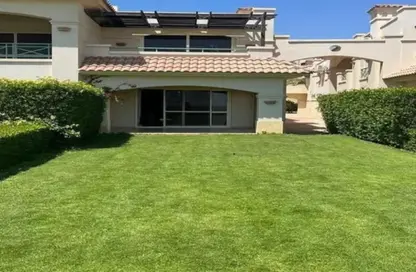 فيلا - 5 غرف نوم - 4 حمامات للبيع في لافيستا جاردنز - لافيستا - العين السخنة - السويس