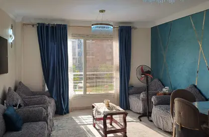 شقة - 3 غرف نوم - 2 حمامات للايجار في حى القرنفل - التجمع الخامس - مدينة القاهرة الجديدة - القاهرة