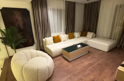 Villa - 4 Bedrooms - 5 Bathrooms for rent in Madinaty - Cairo