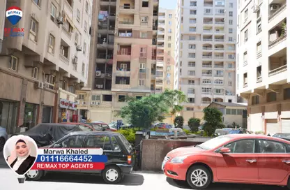 Apartment - 3 Bedrooms - 3 Bathrooms for sale in Mostafa Kamel St. - Moharam Bek - Hay Sharq - Alexandria