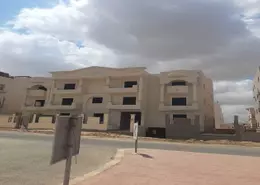 شقة - 3 غرف نوم - 3 حمامات للبيع في حي النادي - مدينة الشروق - القاهرة