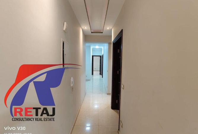 8260604 - Property Image 3