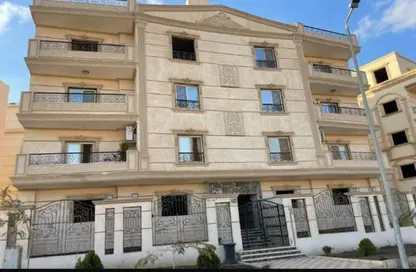 Apartment - 3 Bedrooms - 2 Bathrooms for sale in Al Andalus District - New Cairo City - Cairo