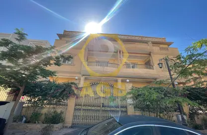 فيلا - 8 غرف نوم - 8 حمامات للبيع في الفدا جاردنز - كمبوندات الشيخ زايد - الشيخ زايد - الجيزة